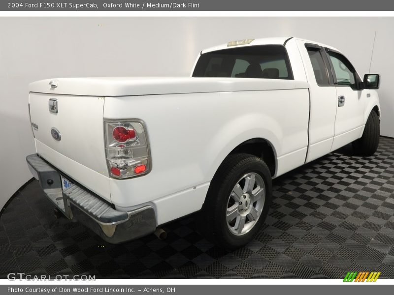 Oxford White / Medium/Dark Flint 2004 Ford F150 XLT SuperCab