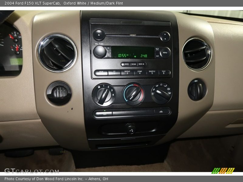 Oxford White / Medium/Dark Flint 2004 Ford F150 XLT SuperCab