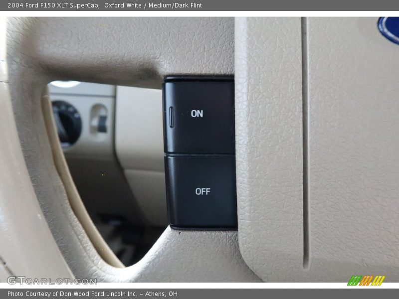 Oxford White / Medium/Dark Flint 2004 Ford F150 XLT SuperCab