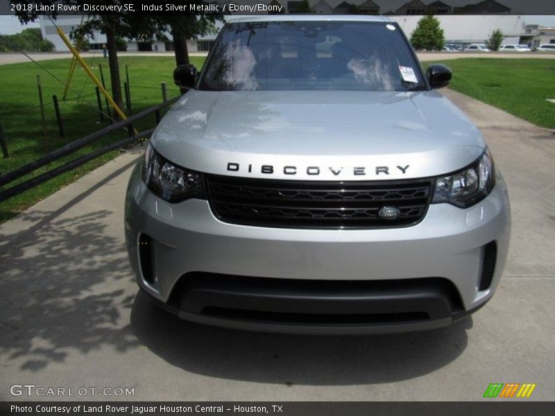 Indus Silver Metallic / Ebony/Ebony 2018 Land Rover Discovery SE