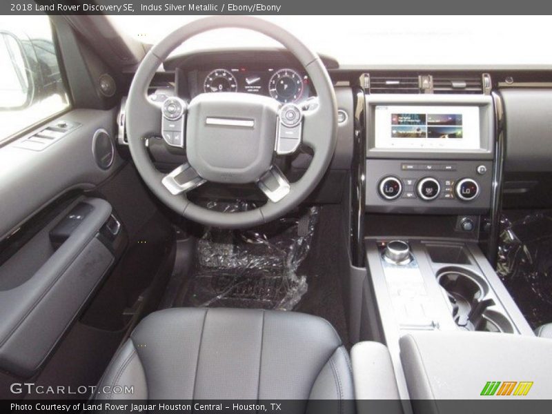 Indus Silver Metallic / Ebony/Ebony 2018 Land Rover Discovery SE