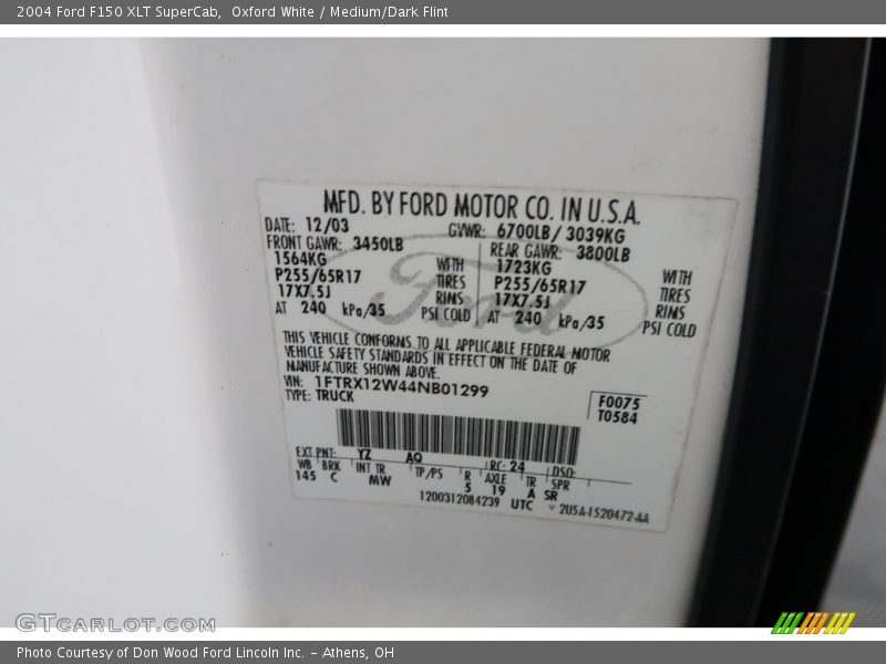 Oxford White / Medium/Dark Flint 2004 Ford F150 XLT SuperCab