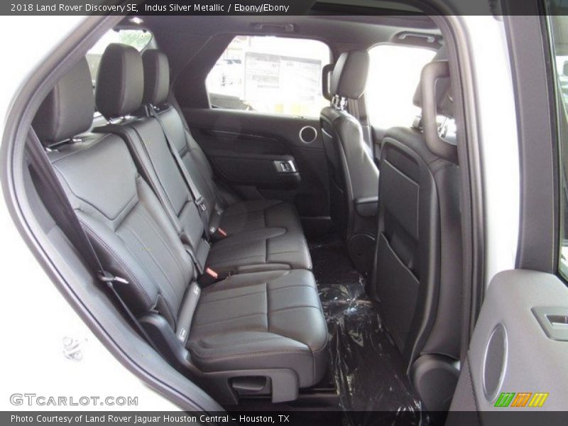 Indus Silver Metallic / Ebony/Ebony 2018 Land Rover Discovery SE