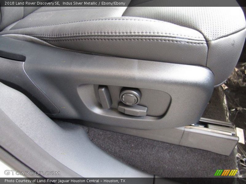 Indus Silver Metallic / Ebony/Ebony 2018 Land Rover Discovery SE