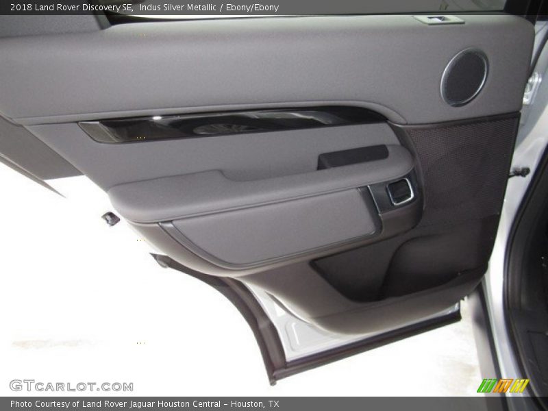 Indus Silver Metallic / Ebony/Ebony 2018 Land Rover Discovery SE