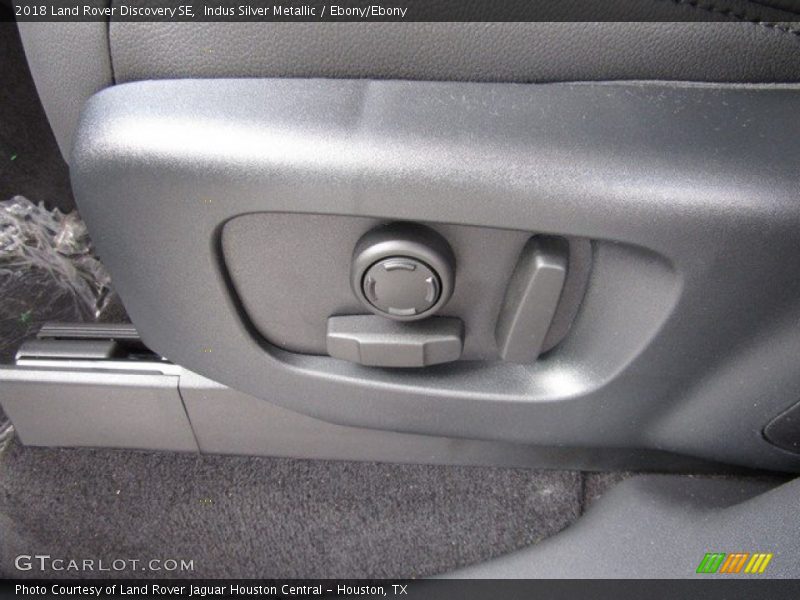 Indus Silver Metallic / Ebony/Ebony 2018 Land Rover Discovery SE