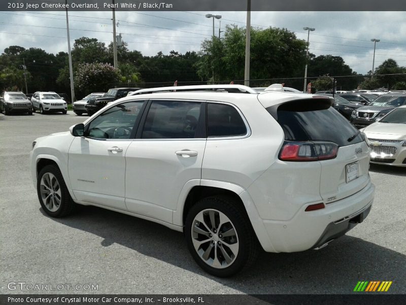 Pearl White / Black/Tan 2019 Jeep Cherokee Overland