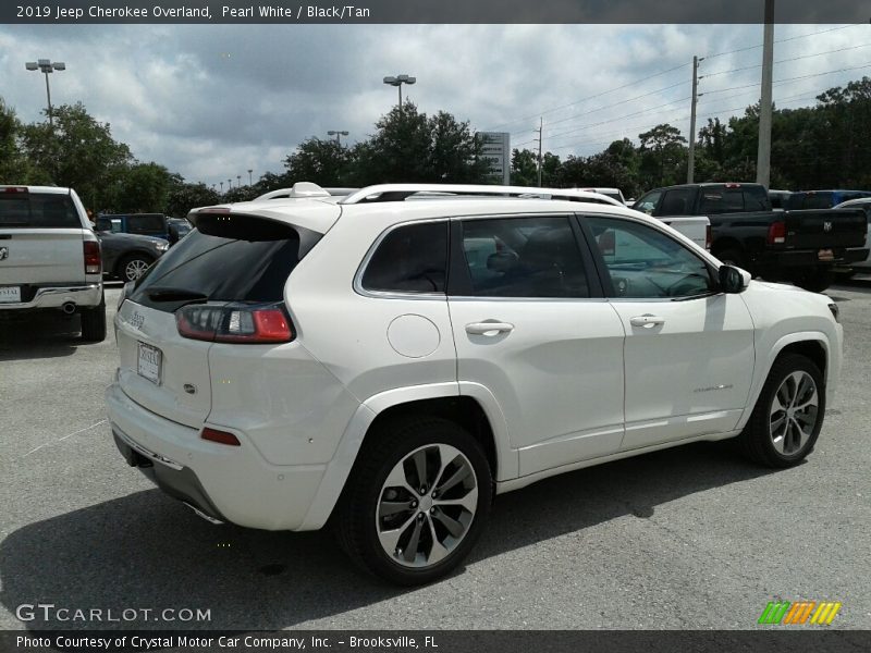 Pearl White / Black/Tan 2019 Jeep Cherokee Overland