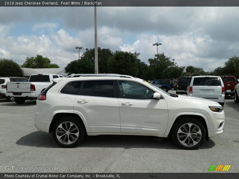 Pearl White / Black/Tan 2019 Jeep Cherokee Overland