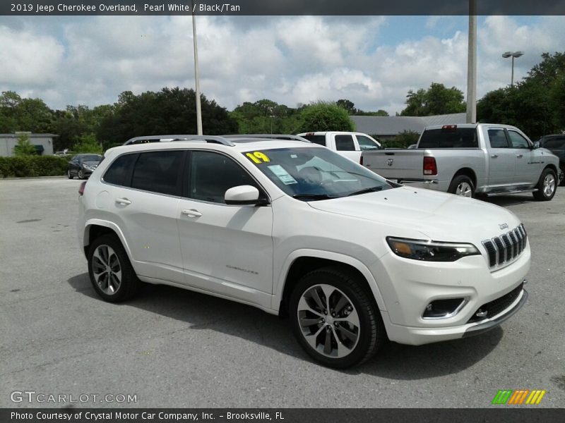  2019 Cherokee Overland Pearl White