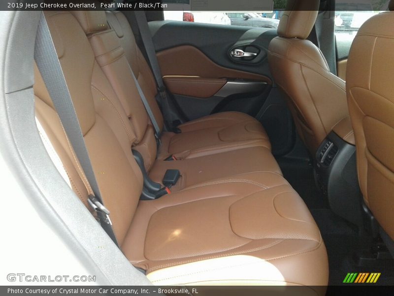 Pearl White / Black/Tan 2019 Jeep Cherokee Overland