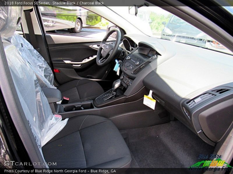Shadow Black / Charcoal Black 2018 Ford Focus SE Sedan