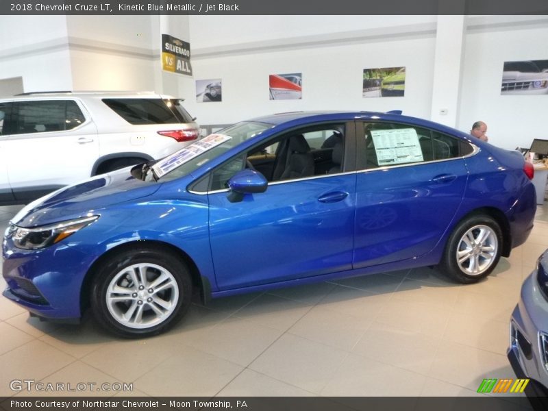 Kinetic Blue Metallic / Jet Black 2018 Chevrolet Cruze LT