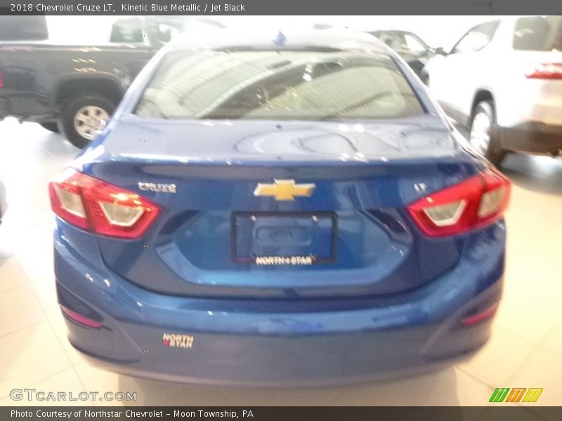 Kinetic Blue Metallic / Jet Black 2018 Chevrolet Cruze LT