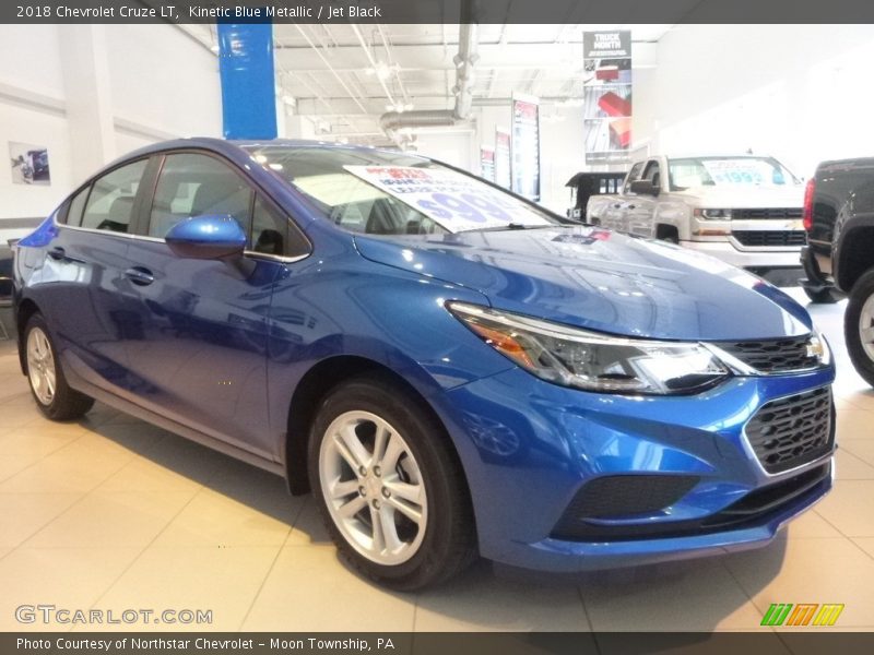 Kinetic Blue Metallic / Jet Black 2018 Chevrolet Cruze LT