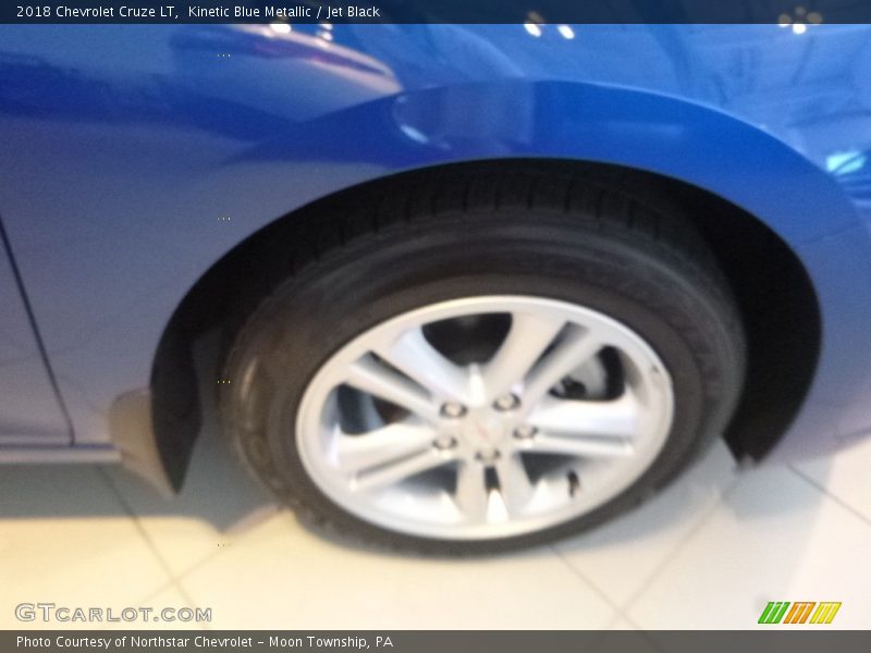 Kinetic Blue Metallic / Jet Black 2018 Chevrolet Cruze LT