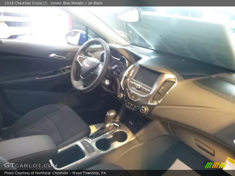 Kinetic Blue Metallic / Jet Black 2018 Chevrolet Cruze LT