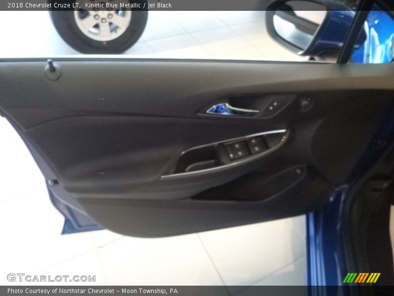 Kinetic Blue Metallic / Jet Black 2018 Chevrolet Cruze LT