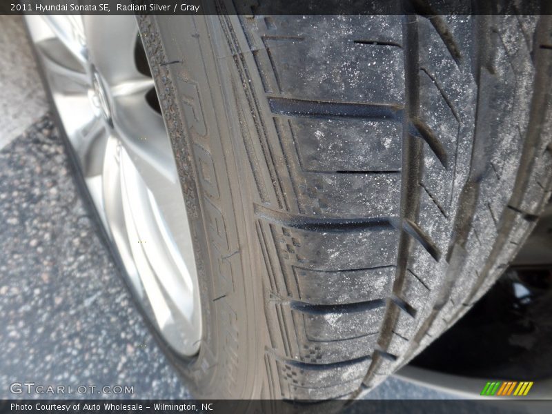 Radiant Silver / Gray 2011 Hyundai Sonata SE