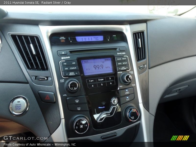 Radiant Silver / Gray 2011 Hyundai Sonata SE