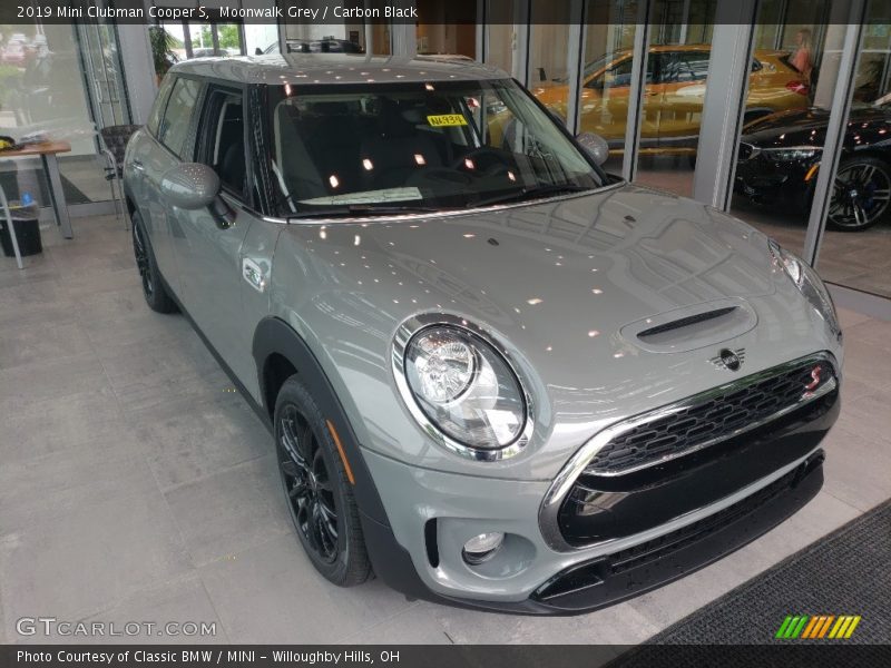 Front 3/4 View of 2019 Clubman Cooper S