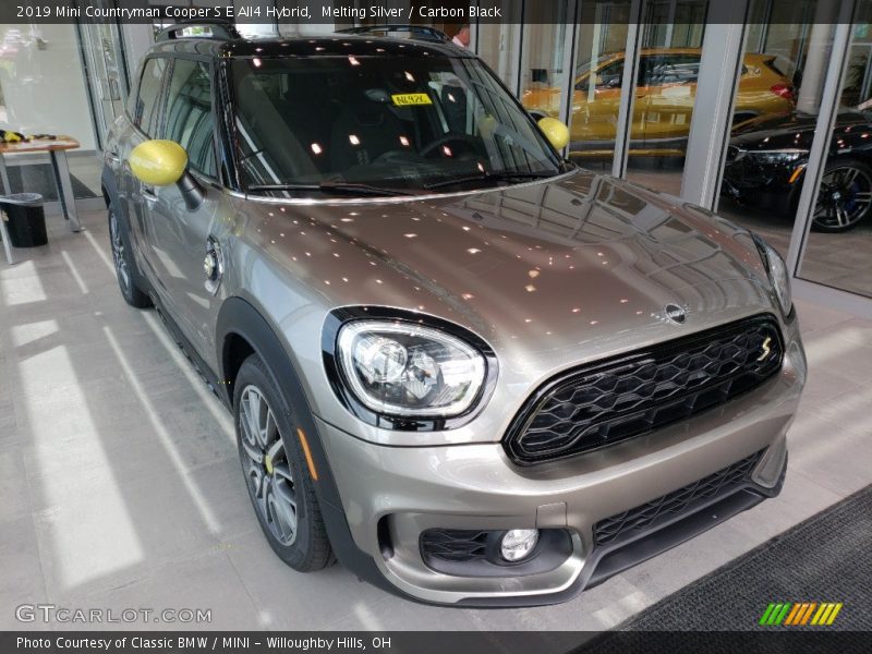 Front 3/4 View of 2019 Countryman Cooper S E All4 Hybrid