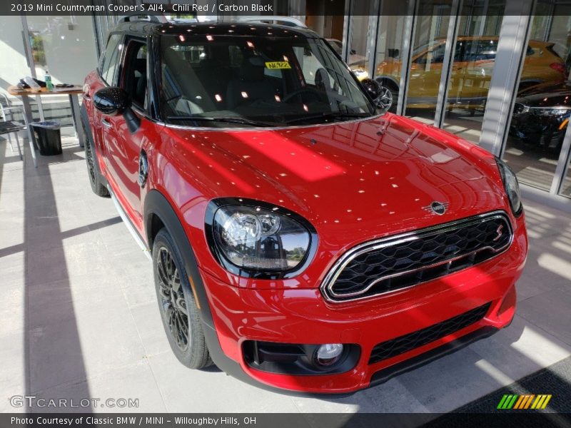 Chili Red / Carbon Black 2019 Mini Countryman Cooper S All4