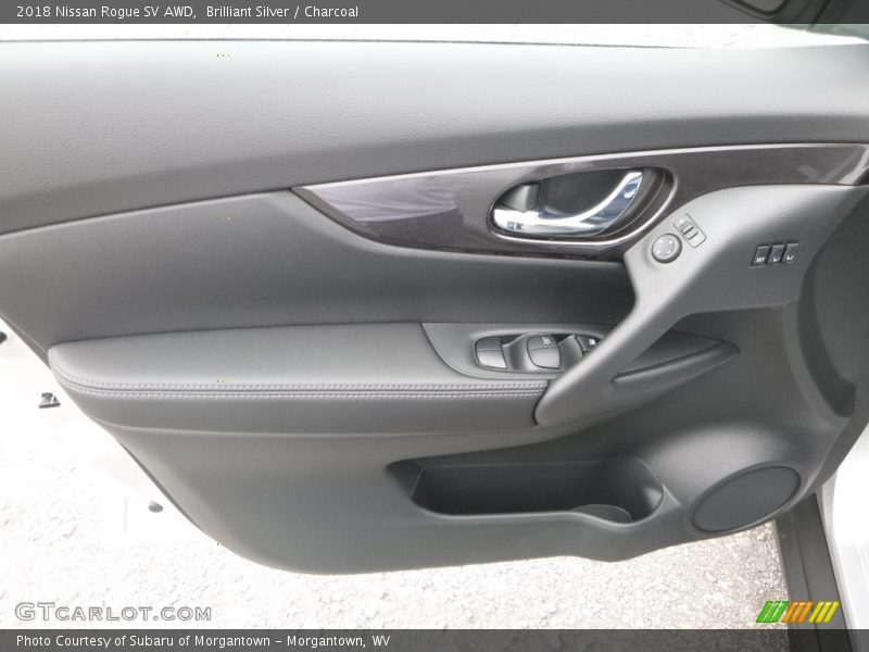 Brilliant Silver / Charcoal 2018 Nissan Rogue SV AWD