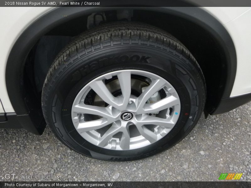 Pearl White / Charcoal 2018 Nissan Rogue SV AWD