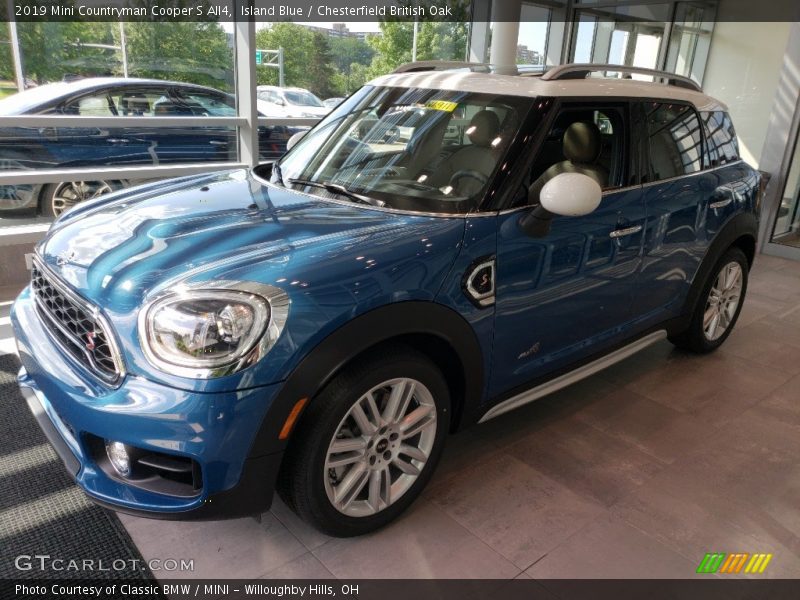 Front 3/4 View of 2019 Countryman Cooper S All4