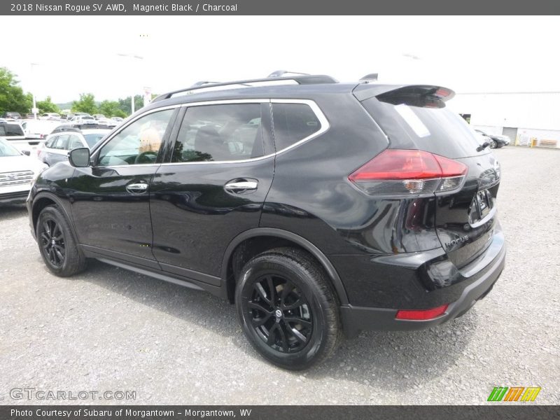 Magnetic Black / Charcoal 2018 Nissan Rogue SV AWD