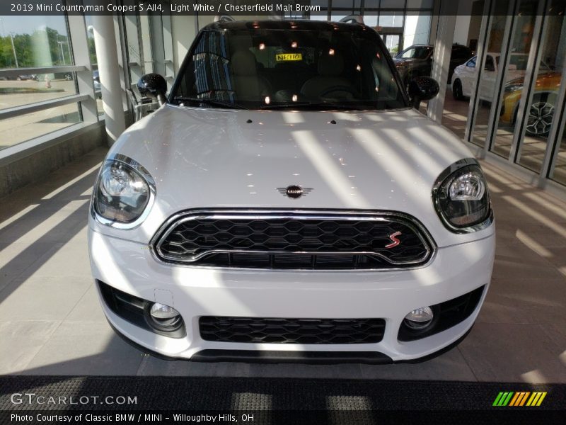 Light White / Chesterfield Malt Brown 2019 Mini Countryman Cooper S All4