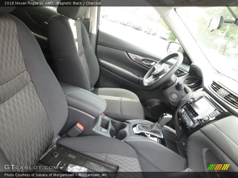 Magnetic Black / Charcoal 2018 Nissan Rogue SV AWD