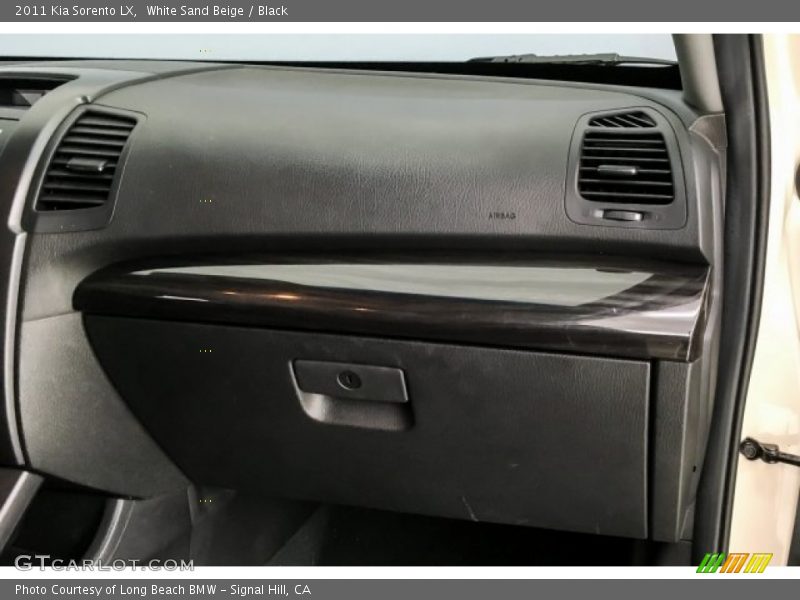 White Sand Beige / Black 2011 Kia Sorento LX