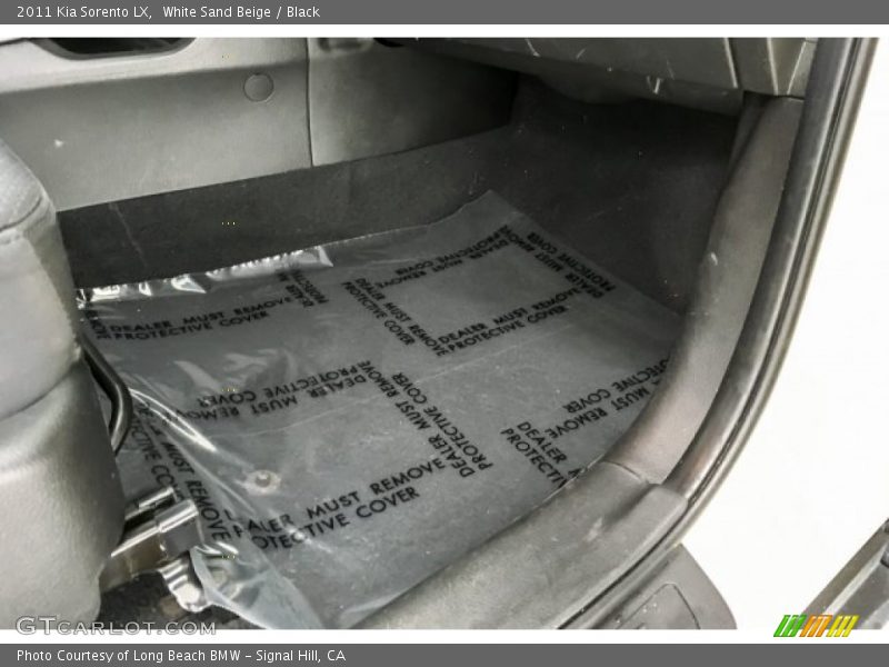 White Sand Beige / Black 2011 Kia Sorento LX