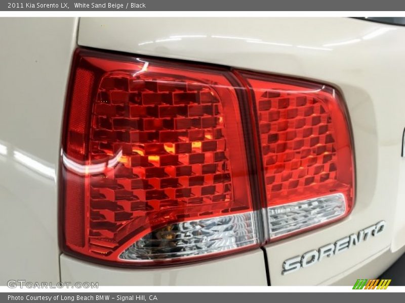 White Sand Beige / Black 2011 Kia Sorento LX