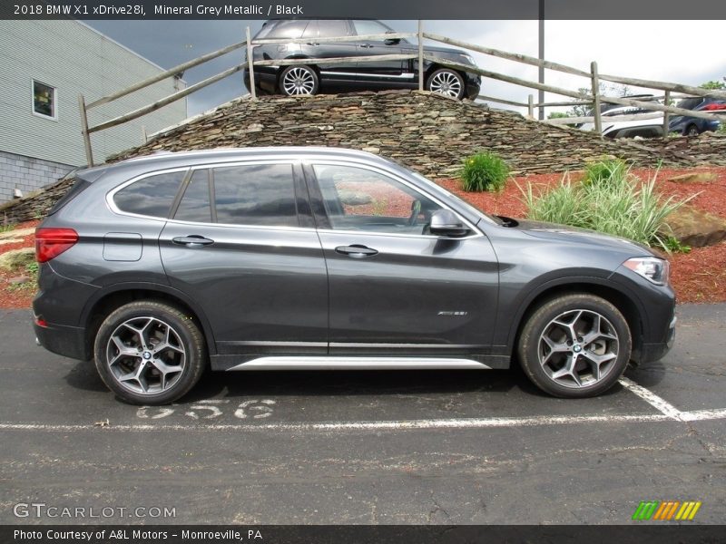 Mineral Grey Metallic / Black 2018 BMW X1 xDrive28i