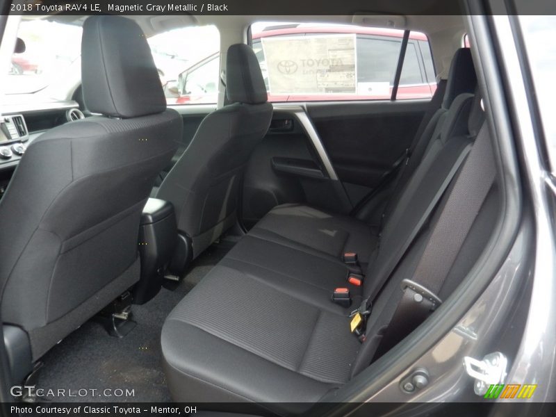 Magnetic Gray Metallic / Black 2018 Toyota RAV4 LE