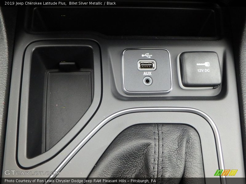 Billet Silver Metallic / Black 2019 Jeep Cherokee Latitude Plus