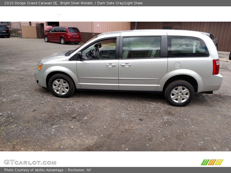 Bright Silver Metallic / Dark Slate Gray/Light Shale 2010 Dodge Grand Caravan SE