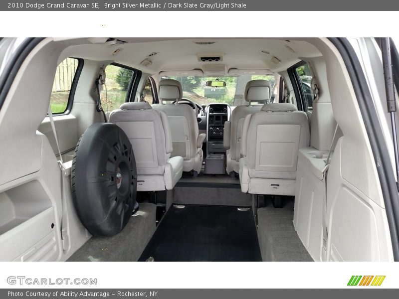 Bright Silver Metallic / Dark Slate Gray/Light Shale 2010 Dodge Grand Caravan SE
