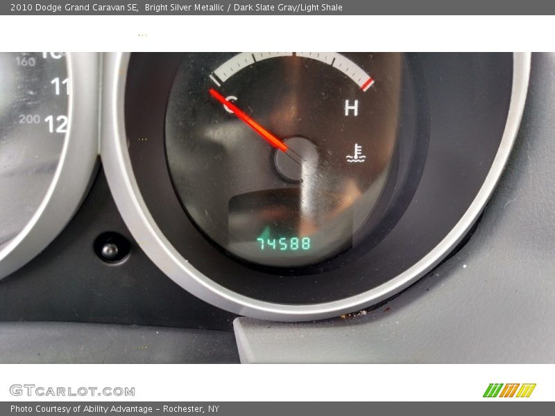 Bright Silver Metallic / Dark Slate Gray/Light Shale 2010 Dodge Grand Caravan SE