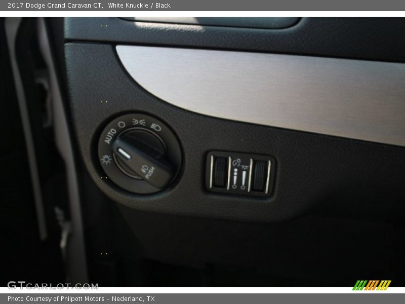 White Knuckle / Black 2017 Dodge Grand Caravan GT