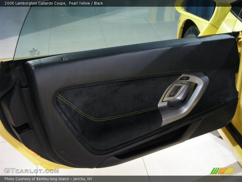 Black Leather & Alcantara door panel with Yellow Stitching. - 2006 Lamborghini Gallardo Coupe
