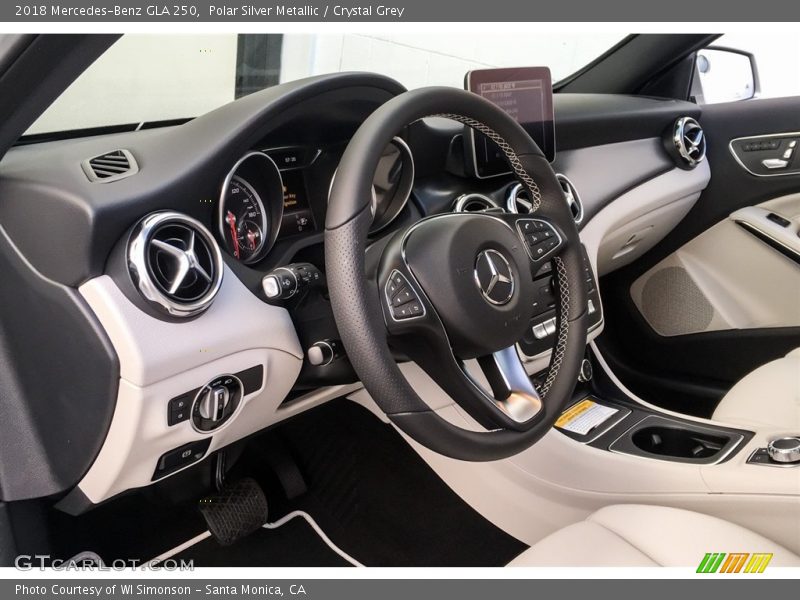 Polar Silver Metallic / Crystal Grey 2018 Mercedes-Benz GLA 250