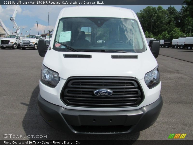 Oxford White / Charcoal Black 2018 Ford Transit Van 250 MR Regular