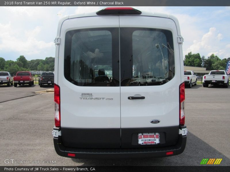 Oxford White / Charcoal Black 2018 Ford Transit Van 250 MR Regular