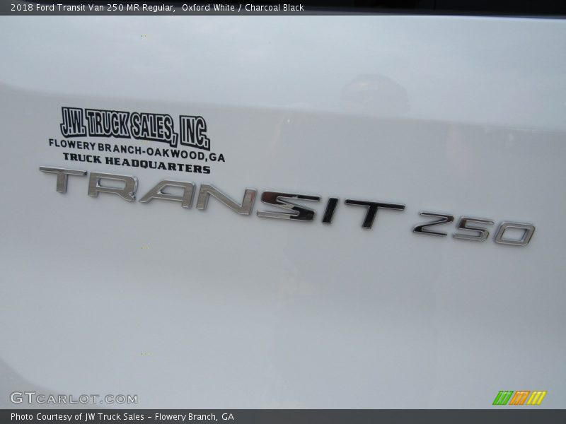 Oxford White / Charcoal Black 2018 Ford Transit Van 250 MR Regular