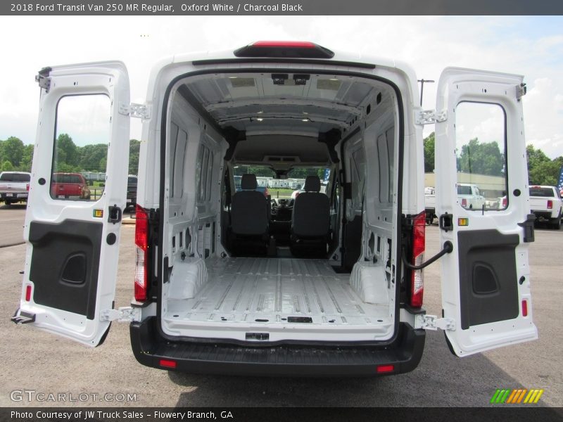 Oxford White / Charcoal Black 2018 Ford Transit Van 250 MR Regular
