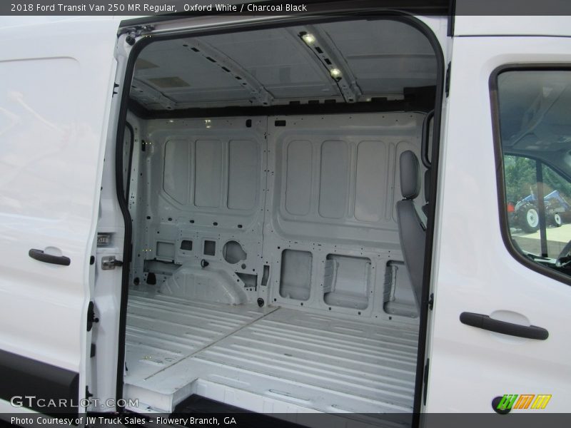  2018 Transit Van 250 MR Regular Trunk